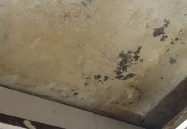 铜仁阳台漏水维修公司分享下铜仁卫生间渗水维修需要注意哪些问题。